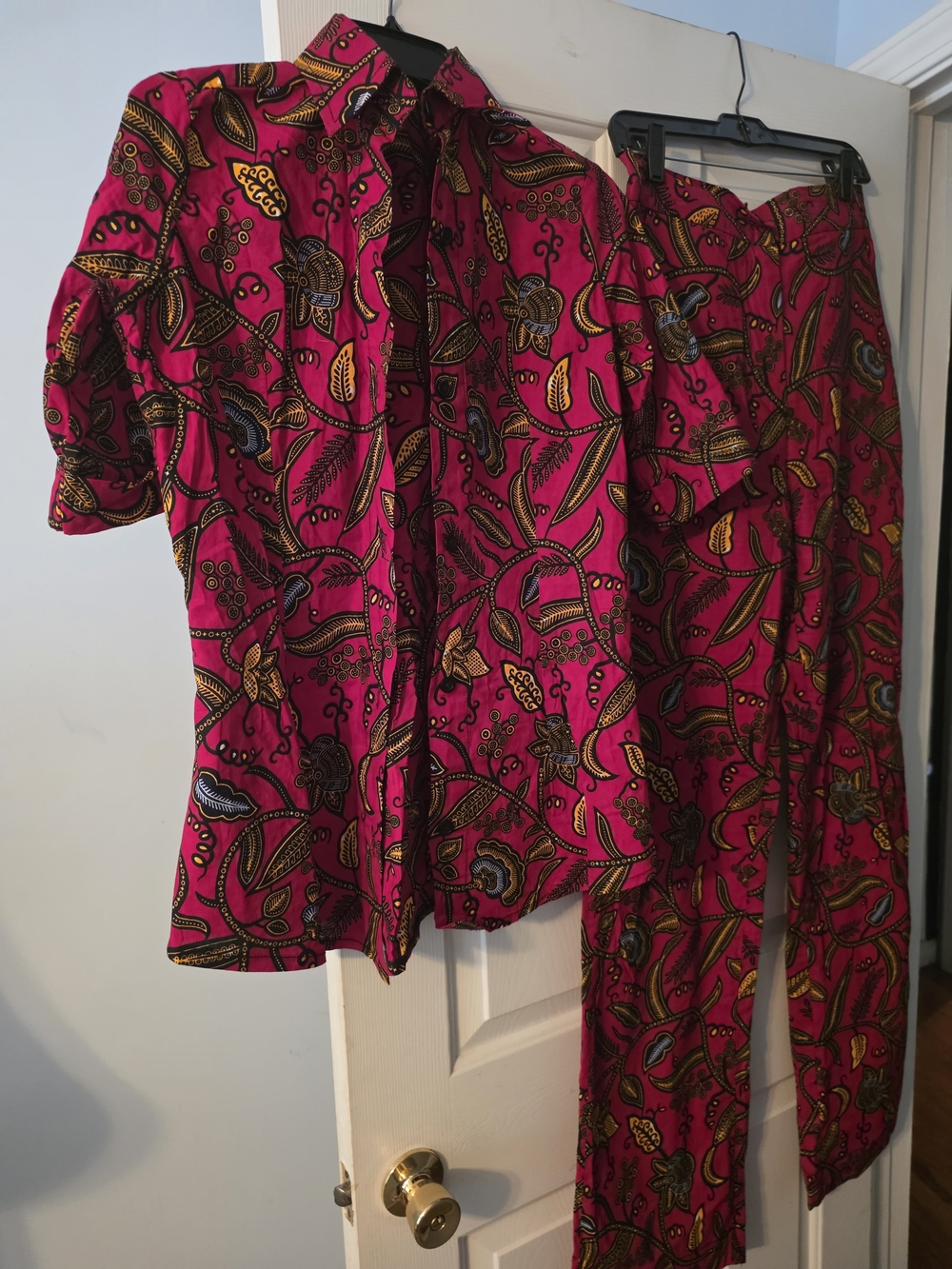 Women's Floral Print Pants & Top Set Fits Medium/Large
